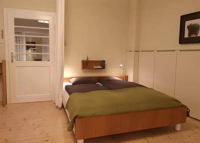 Apartman Kleine Haus - Vintage-apartment Im Innenhof Bécs